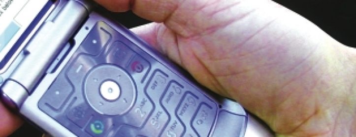 Drivers to face harsher penalties for using a mobile phone behind wheel    