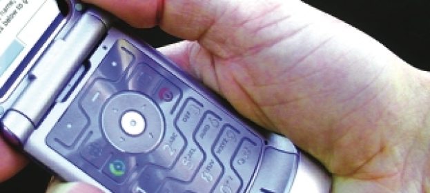 Fleets urged to stamp out illegal mobile use whilst driving