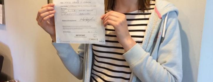 Laura Trawin passed her Driving test today.