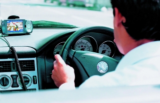 One in seven risking lives to correct sat nav mistakes