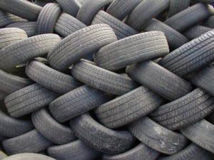 360-degree video app shows dangers of low tread depth