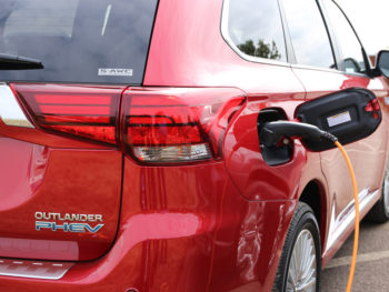 UK Government cuts Plug-in Car Grant